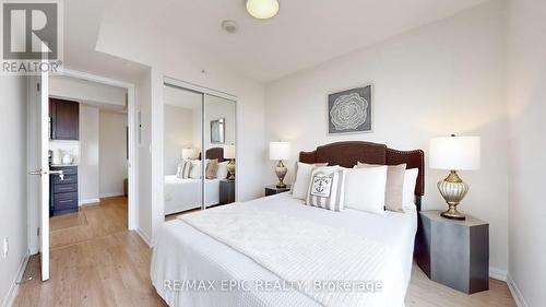 2207 - 830 Lawrence Avenue W, Toronto (Yorkdale-Glen Park), ON - Indoor Photo Showing Bedroom