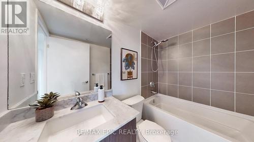 2207 - 830 Lawrence Avenue W, Toronto (Yorkdale-Glen Park), ON - Indoor Photo Showing Bathroom