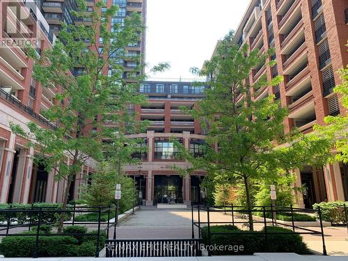 2207 - 830 Lawrence Avenue W, Toronto (Yorkdale-Glen Park), ON - Outdoor With Balcony