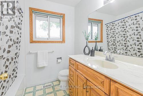 1128 Hilltop Street, Peterborough (Otonabee), ON - Indoor Photo Showing Bathroom