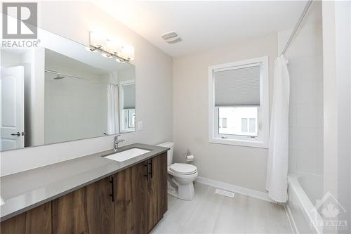 261 Surface Lane, Ottawa, ON - Indoor Photo Showing Bathroom