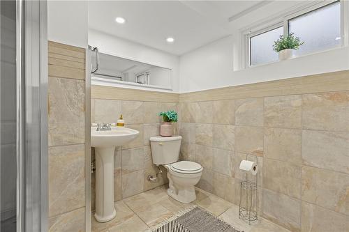 19 Minstrel Court, Hamilton, ON - Indoor Photo Showing Bathroom