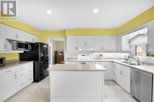 74 - 2 Cadeau Terrace, London, ON - Indoor Photo Showing Kitchen With Double Sink