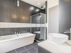 Ensuite bathroom - 