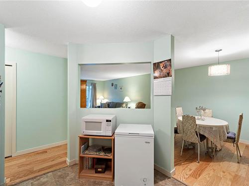 112-3185 Barons Rd, Nanaimo, BC - Indoor Photo Showing Laundry Room