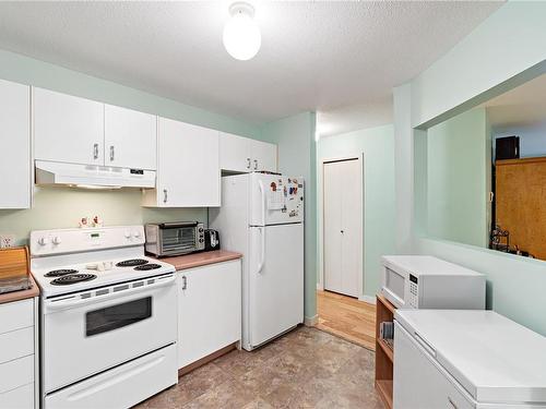 112-3185 Barons Rd, Nanaimo, BC - Indoor Photo Showing Kitchen