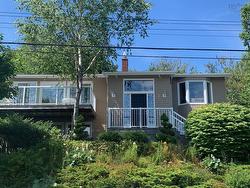 2 Oriole Street  Halifax, NS B3M 2T5