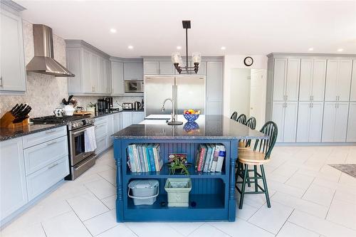 369 Nelles Road N, Grimsby, ON - Indoor Photo Showing Kitchen With Upgraded Kitchen