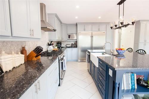 369 Nelles Road N, Grimsby, ON - Indoor Photo Showing Kitchen With Upgraded Kitchen