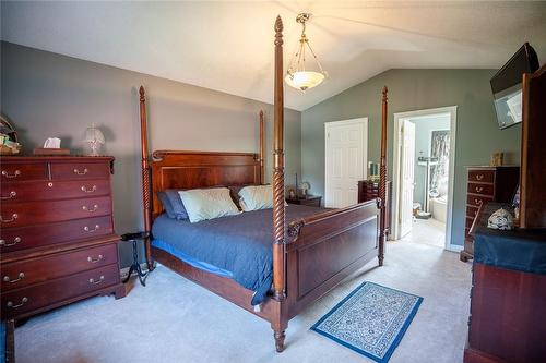 369 Nelles Road N, Grimsby, ON - Indoor Photo Showing Bedroom