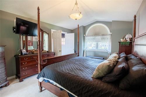 369 Nelles Road N, Grimsby, ON - Indoor Photo Showing Bedroom