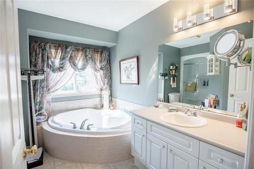 369 Nelles Road N, Grimsby, ON - Indoor Photo Showing Bathroom