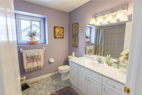 369 Nelles Road N, Grimsby, ON - Indoor Photo Showing Bathroom