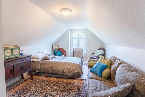 369 Nelles Road N, Grimsby, ON - Indoor Photo Showing Bedroom