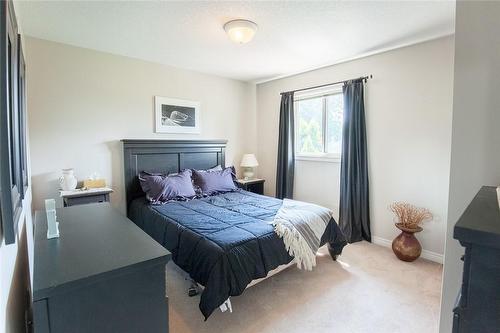 369 Nelles Road N, Grimsby, ON - Indoor Photo Showing Bedroom