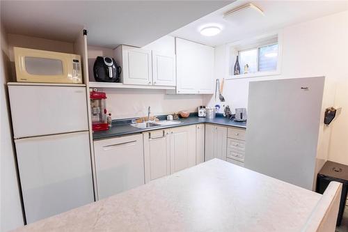 369 Nelles Road N, Grimsby, ON - Indoor Photo Showing Kitchen