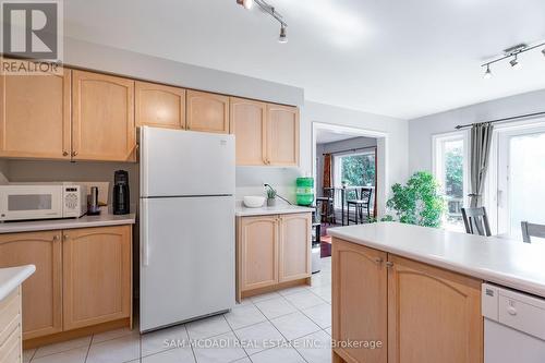 2265 Brays Lane, Oakville (Glen Abbey), ON - Indoor Photo Showing Kitchen