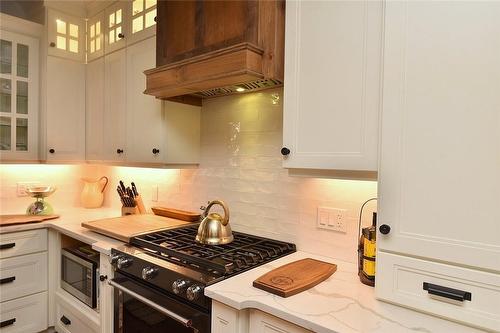 26 Corbett Avenue, St. Catharines, ON - Indoor Photo Showing Kitchen With Upgraded Kitchen