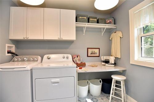 26 Corbett Avenue, St. Catharines, ON - Indoor Photo Showing Laundry Room