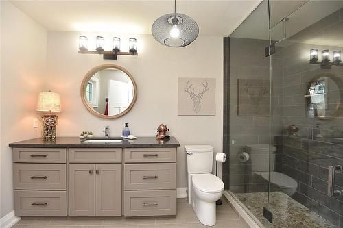 26 Corbett Avenue, St. Catharines, ON - Indoor Photo Showing Bathroom