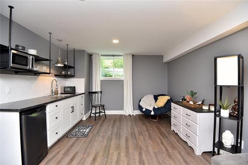 26 Corbett Avenue, St. Catharines, ON - Indoor Photo Showing Kitchen