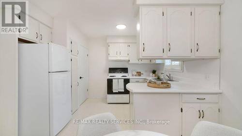 2 Anderson Street, St. Catharines, ON - Indoor Photo Showing Kitchen