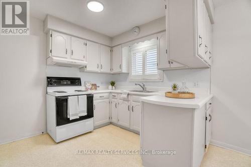 2 Anderson Street, St. Catharines, ON - Indoor Photo Showing Kitchen