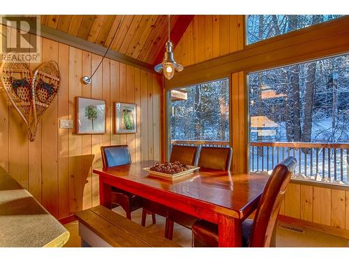 2122 Panorama Drive, Panorama, BC - Indoor Photo Showing Dining Room