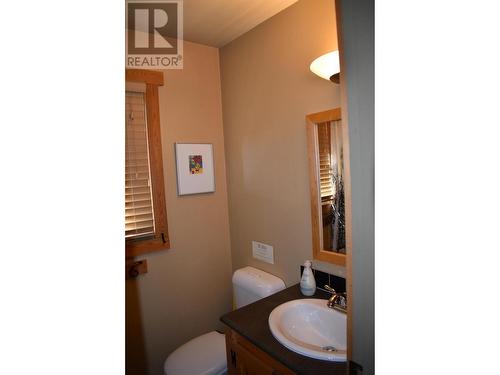 2122 Panorama Drive, Panorama, BC - Indoor Photo Showing Bathroom