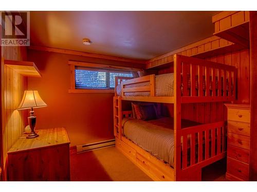 2122 Panorama Drive, Panorama, BC - Indoor Photo Showing Bedroom