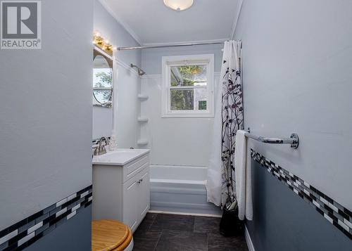 13 Gosling Street, St. John'S, NL - Indoor Photo Showing Bathroom