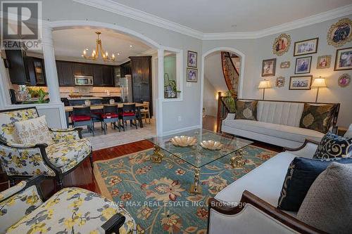 2 Dunegrass Way, Brampton (Bram East), ON - Indoor Photo Showing Living Room