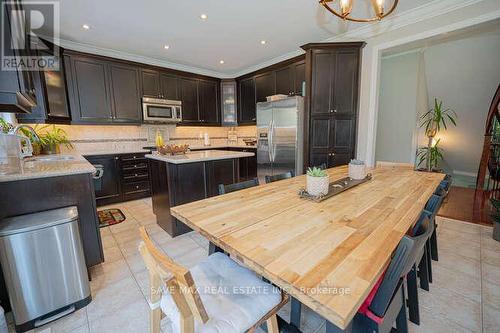 2 Dunegrass Way, Brampton (Bram East), ON - Indoor Photo Showing Kitchen