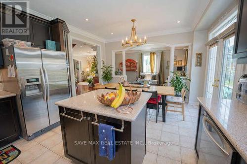 2 Dunegrass Way, Brampton (Bram East), ON - Indoor Photo Showing Kitchen