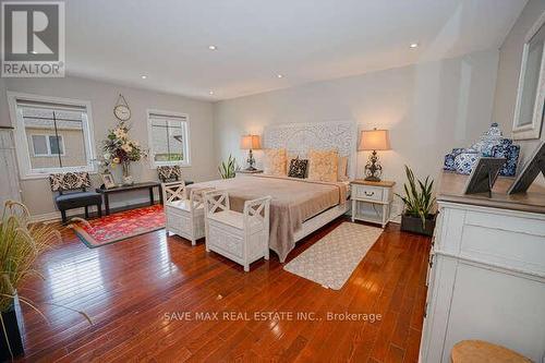 2 Dunegrass Way, Brampton (Bram East), ON - Indoor Photo Showing Bedroom