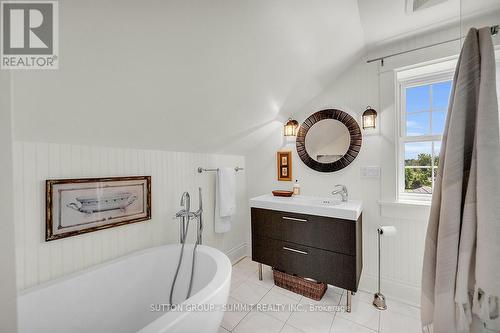 1288 Brock Road, Hamilton, ON - Indoor Photo Showing Bathroom