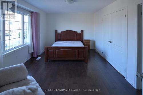 18 Wandering Glider Trail, Bradford West Gwillimbury (Bradford), ON - Indoor Photo Showing Bedroom