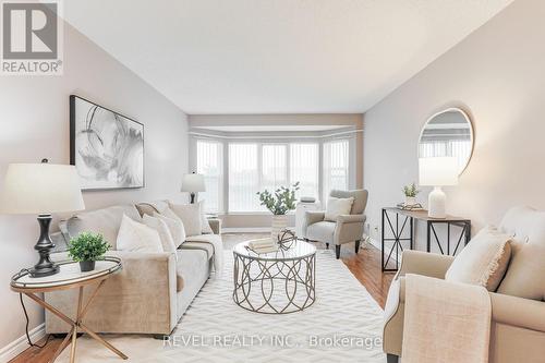 308 - 4 Heritage Way, Kawartha Lakes (Lindsay), ON - Indoor Photo Showing Living Room