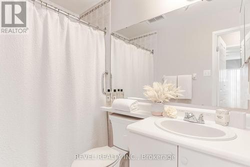 308 - 4 Heritage Way, Kawartha Lakes (Lindsay), ON - Indoor Photo Showing Bathroom