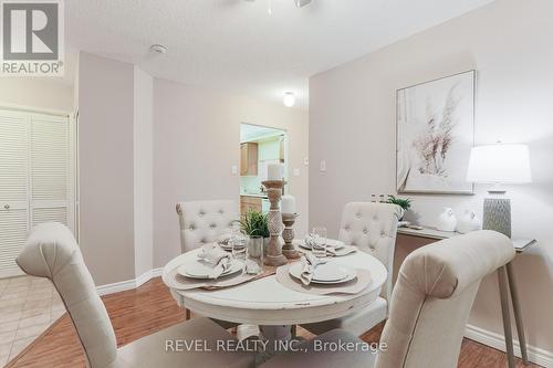 308 - 4 Heritage Way, Kawartha Lakes (Lindsay), ON - Indoor Photo Showing Dining Room