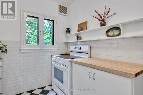 82 Dublin Street, Peterborough (Downtown), ON - Indoor Photo Showing Kitchen