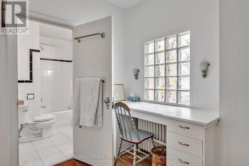 82 Dublin Street, Peterborough (Downtown), ON - Indoor Photo Showing Bathroom