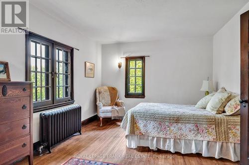 82 Dublin Street, Peterborough (Downtown), ON - Indoor Photo Showing Bedroom