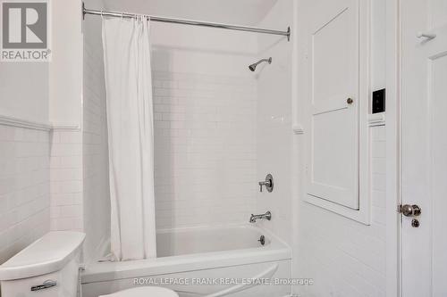 82 Dublin Street, Peterborough (Downtown), ON - Indoor Photo Showing Bathroom