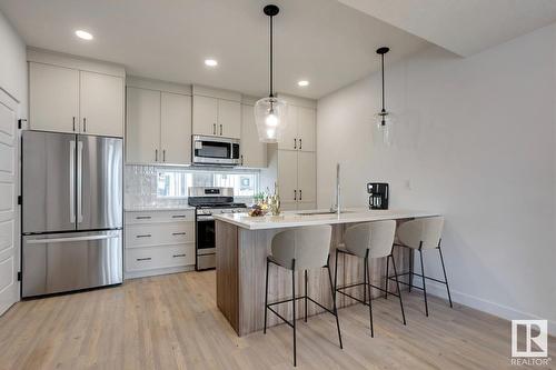 8303 87 St Nw, Edmonton, AB - Indoor Photo Showing Kitchen With Upgraded Kitchen