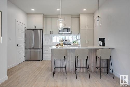 8303 87 St Nw, Edmonton, AB - Indoor Photo Showing Kitchen With Upgraded Kitchen