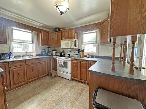 169 Bell Street, Nipigon, ON - Indoor Photo Showing Kitchen