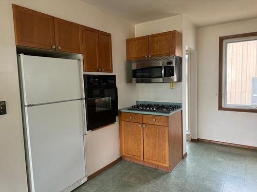 813 W Gore Street, Thunder Bay, ON - Indoor Photo Showing Kitchen