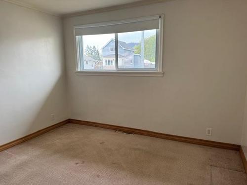 813 W Gore Street, Thunder Bay, ON - Indoor Photo Showing Other Room