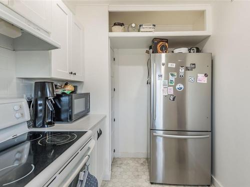 3717 Morgan Cres North, Port Alberni, BC - Indoor Photo Showing Kitchen